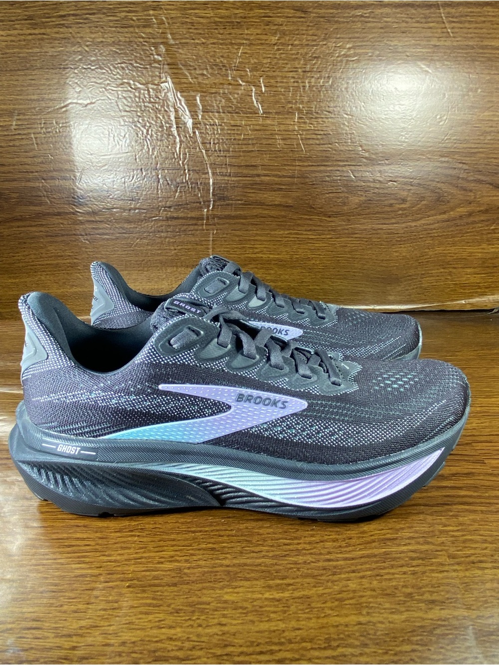 Brooks Ghost 17 women’s shoe size 6
